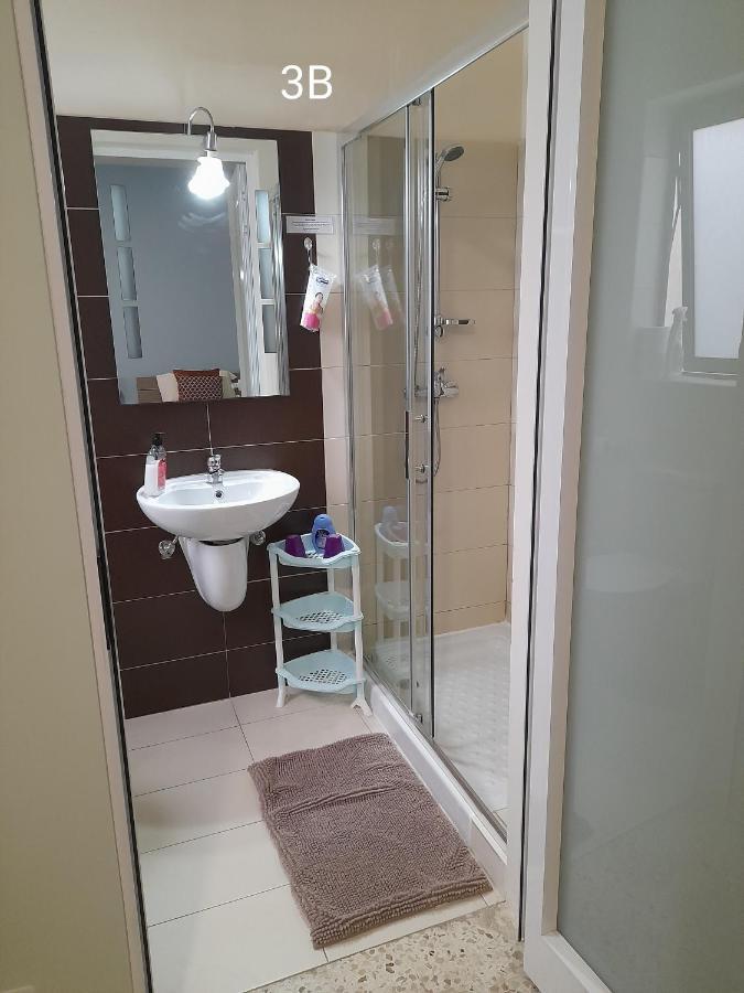 Seabreeze Holiday Guestrooms 圣保罗湾城 外观 照片