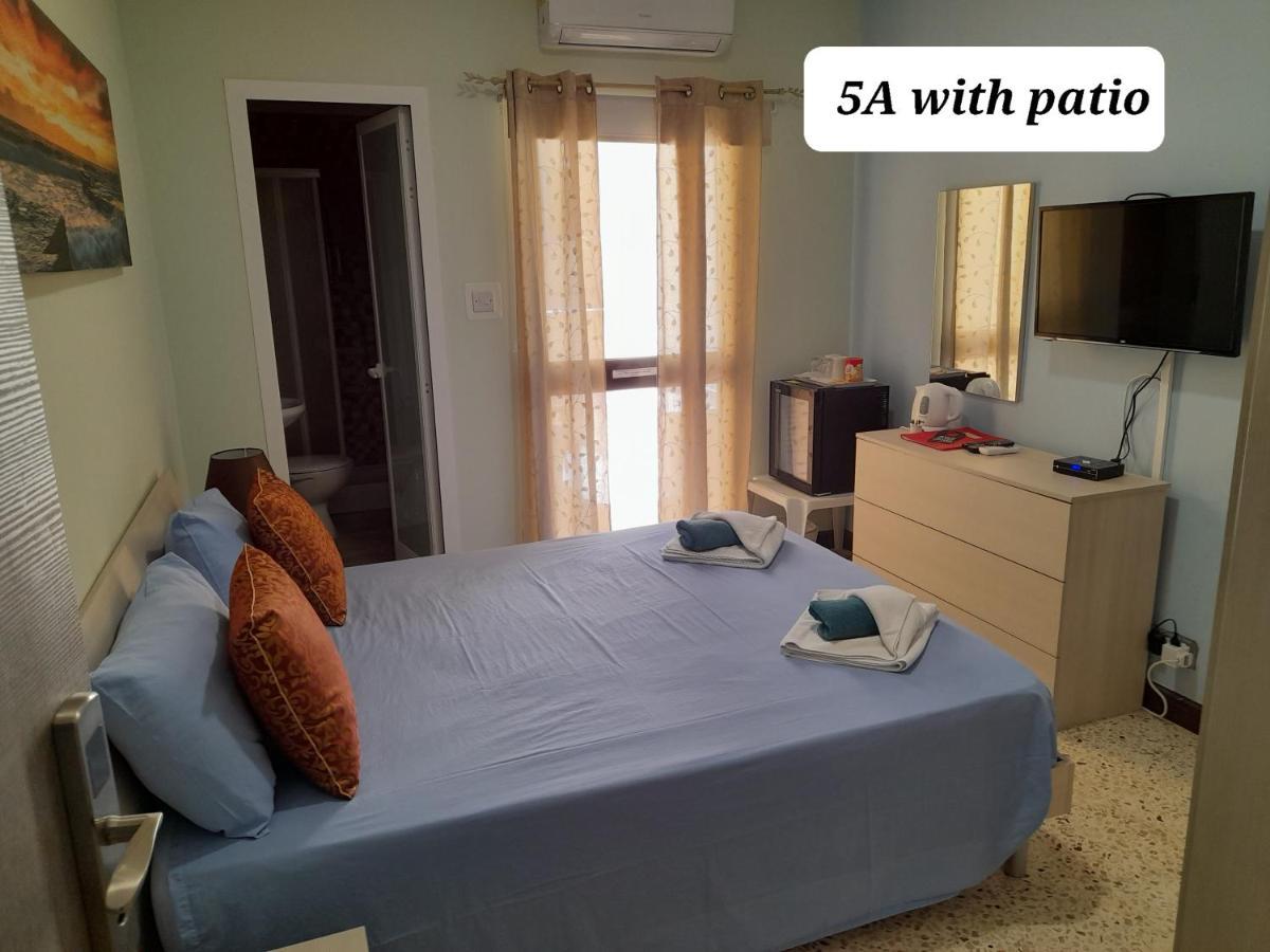 Seabreeze Holiday Guestrooms 圣保罗湾城 外观 照片